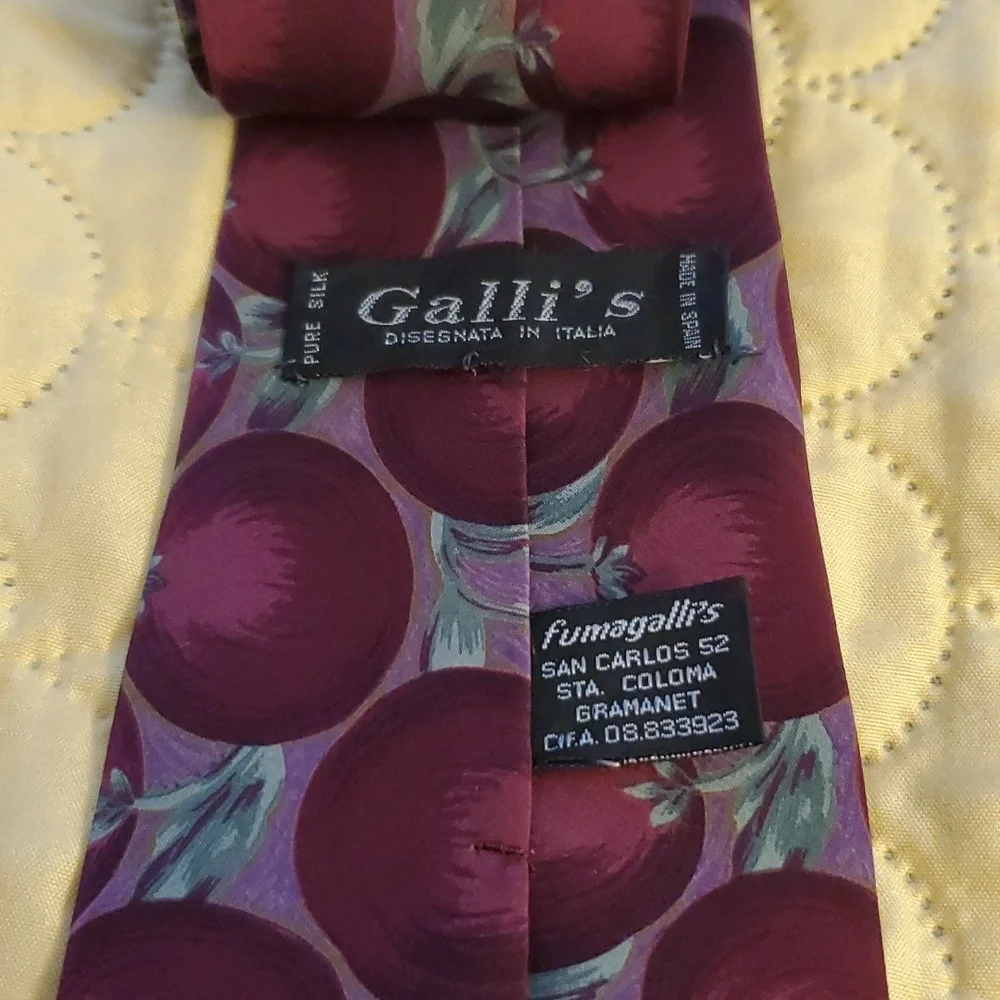 Necktie - Picture 2 of 3